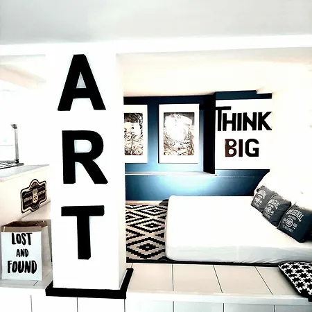Apartment House Of Art Nin