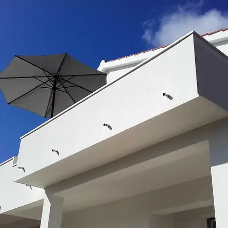 Apartment House Of Art Nin