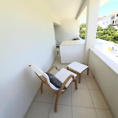 Apartament House Of Art Nin